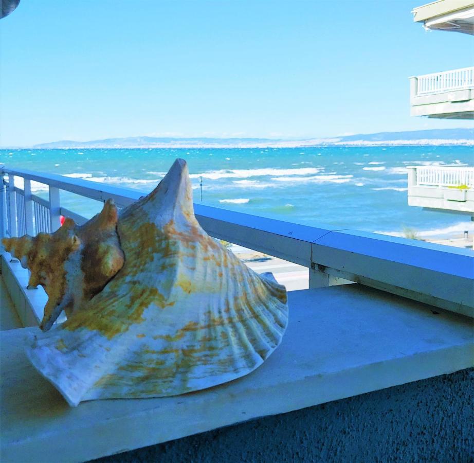 Niko'S Apartment - Beautiful Sea View Apartment ! Peraia  Bagian luar foto