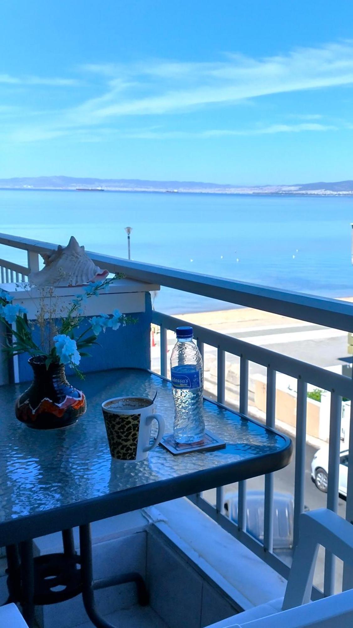 Niko'S Apartment - Beautiful Sea View Apartment ! Peraia  Bagian luar foto